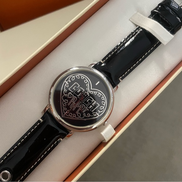 Coach Poppy Patent Leather Watch - Picture 9 of 9